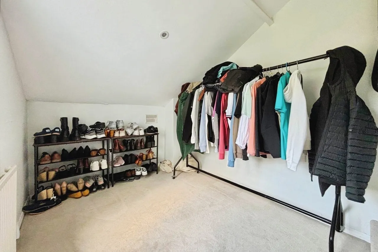 St. Georges Road, Badshot Lea, Farnham, Surrey, GU9 9LX, photo 9