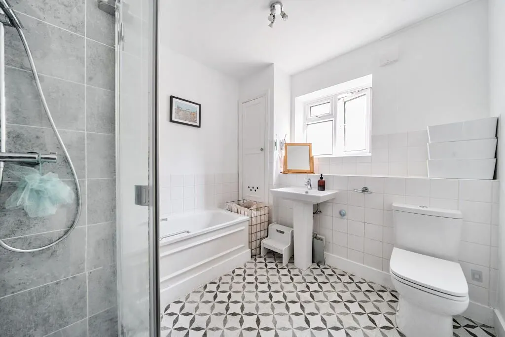Warwick Road, London, N11, photo 6