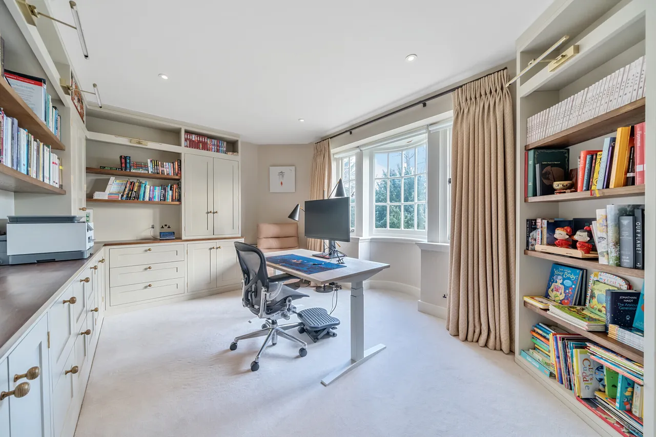 Darkes Lane, Potters Bar, EN6, photo 21