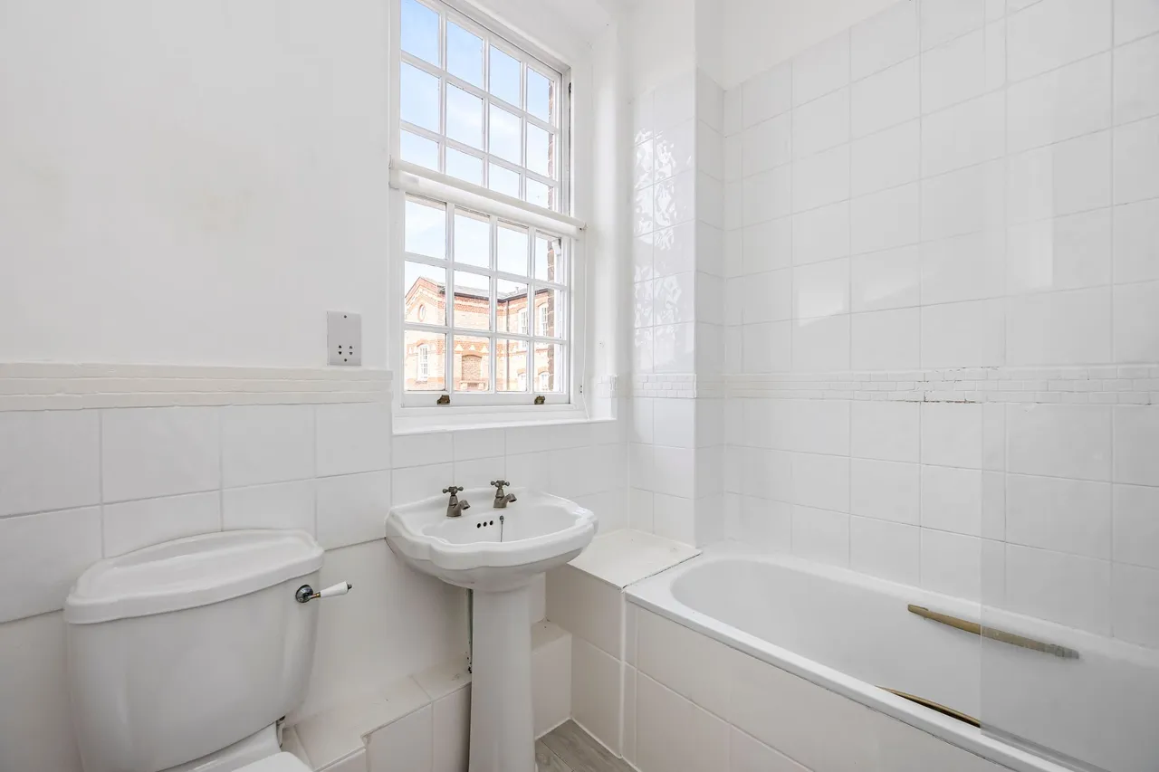 Southdowns Park, Haywards Heath, RH16, photo 8