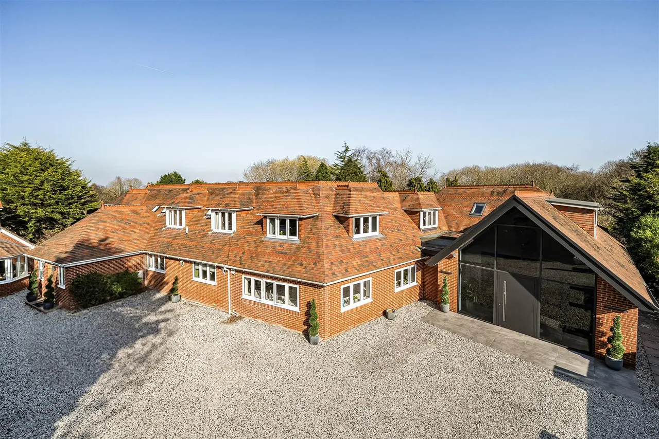 6 bed house for sale — Glen Road, Sarisbury Green
