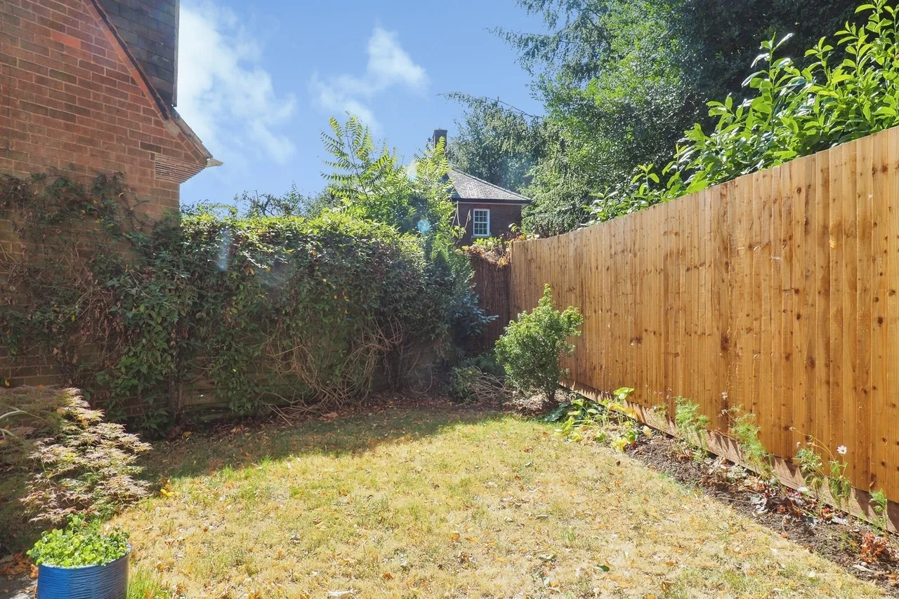 Russell Drive, Wollaton, Nottingham, NG8, photo 17
