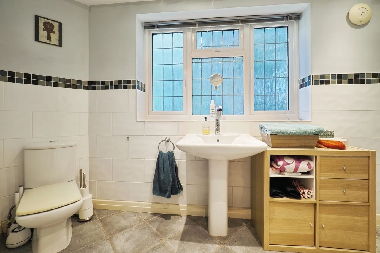Russell Drive, Wollaton, Nottingham, NG8, photo 12