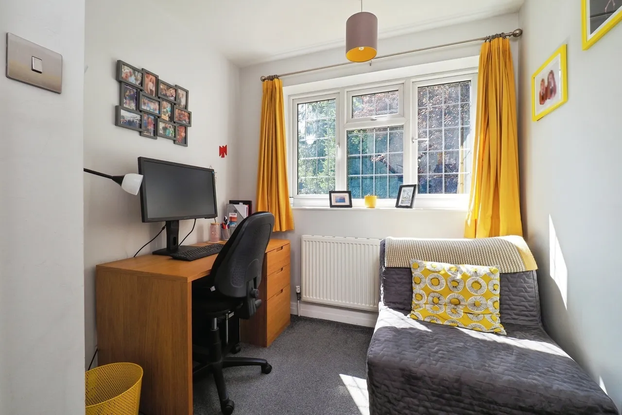 Russell Drive, Wollaton, Nottingham, NG8, photo 16