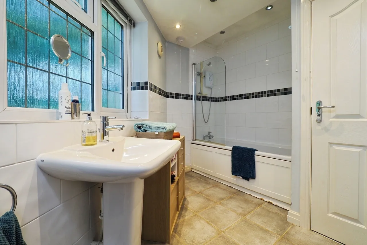 Russell Drive, Wollaton, Nottingham, NG8, photo 11
