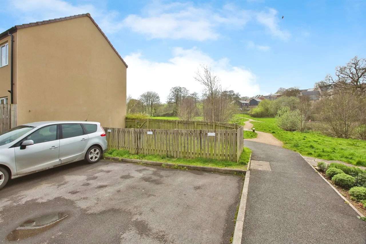 Three Acre Close, Axminster, photo 12