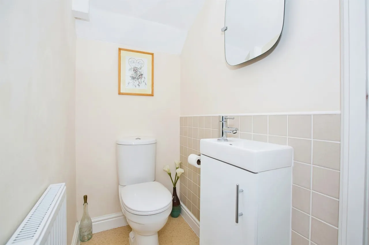 Three Acre Close, Axminster, photo 8