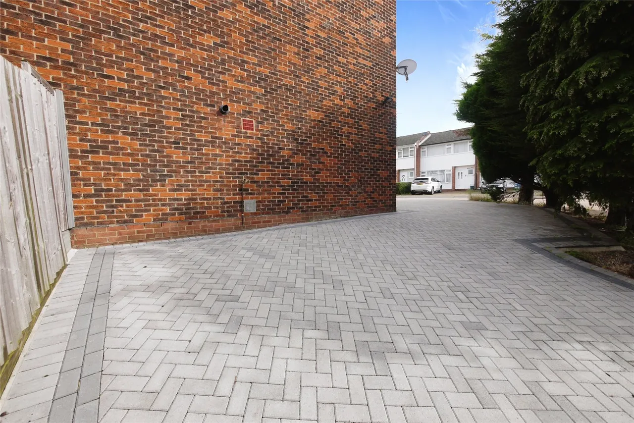 River Road, Brentwood, CM14, photo 17