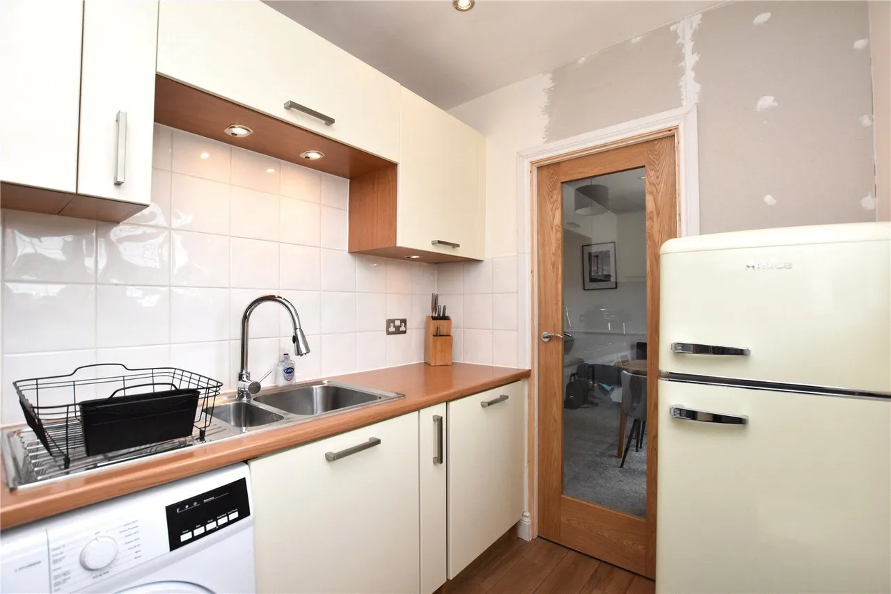 Clifford Drive, Menston, LS29, photo 13