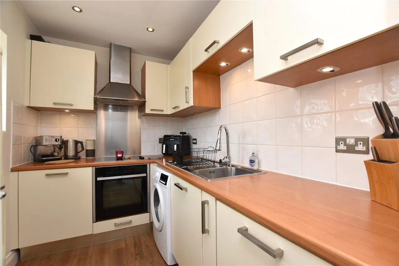 Clifford Drive, Menston, LS29, photo 8