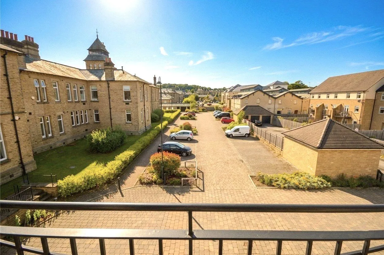 Clifford Drive, Menston, LS29, photo 2