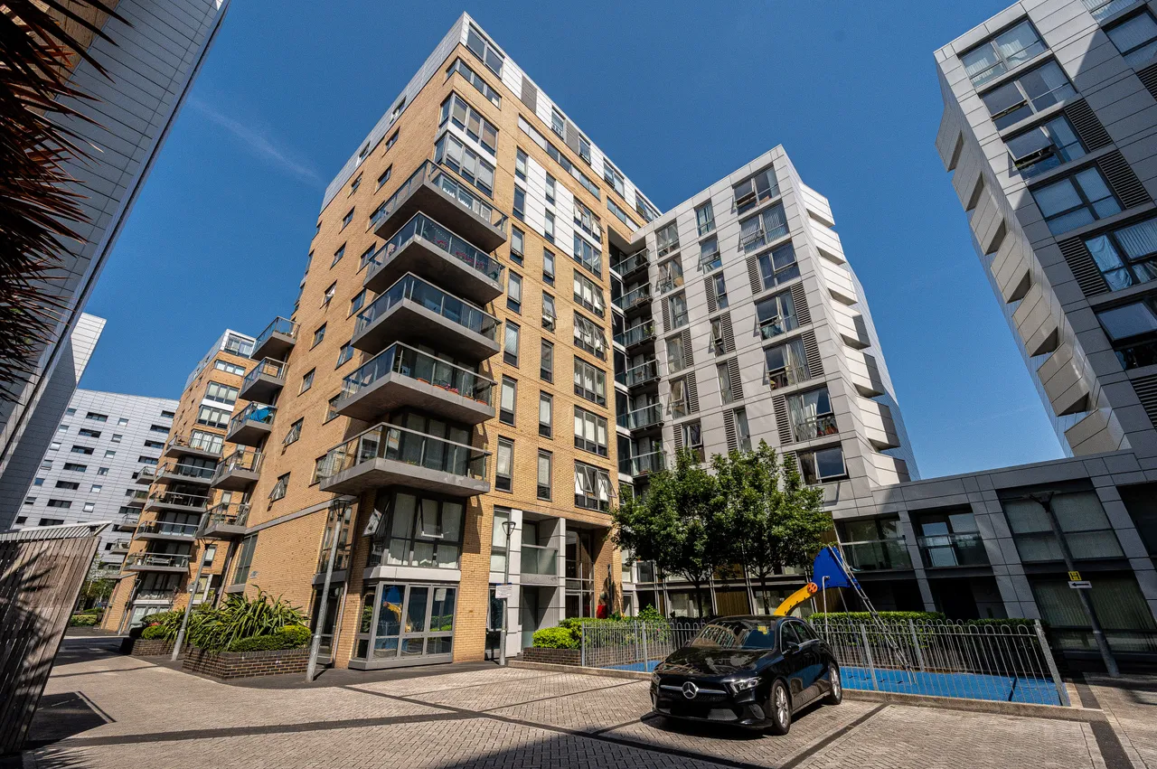 2 bed flat for sale, London, SE10