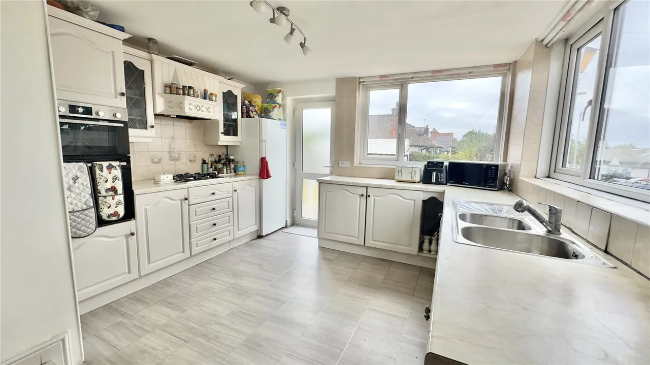 Westway, Heswall, CH60, photo 4