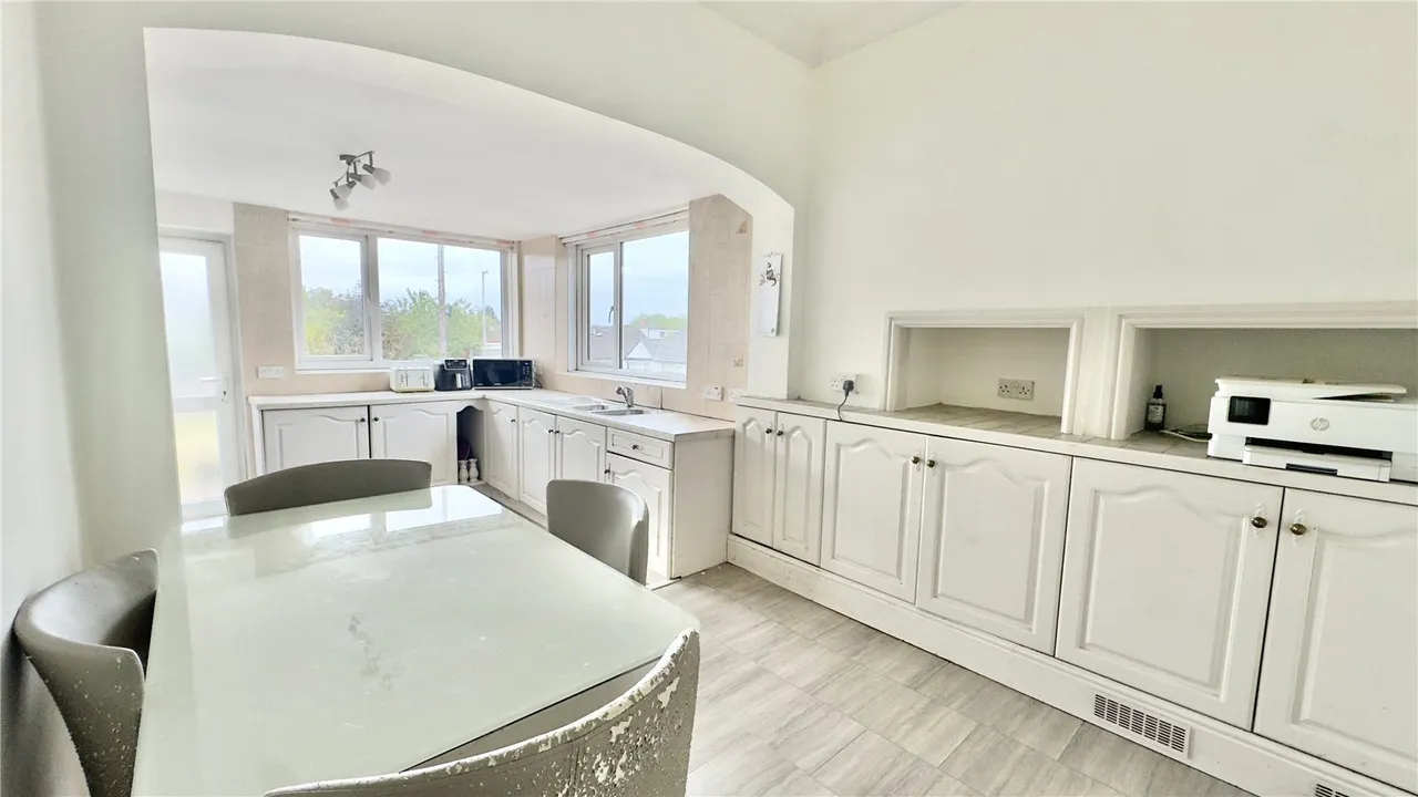 Westway, Heswall, CH60, photo 9