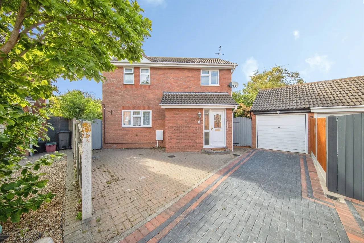 Brockham Close, Clacton-On-Sea, CO16, photo 18