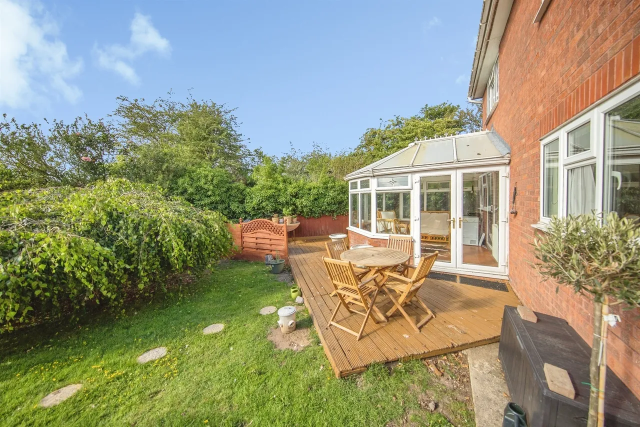 Brockham Close, Clacton-On-Sea, CO16, photo 17