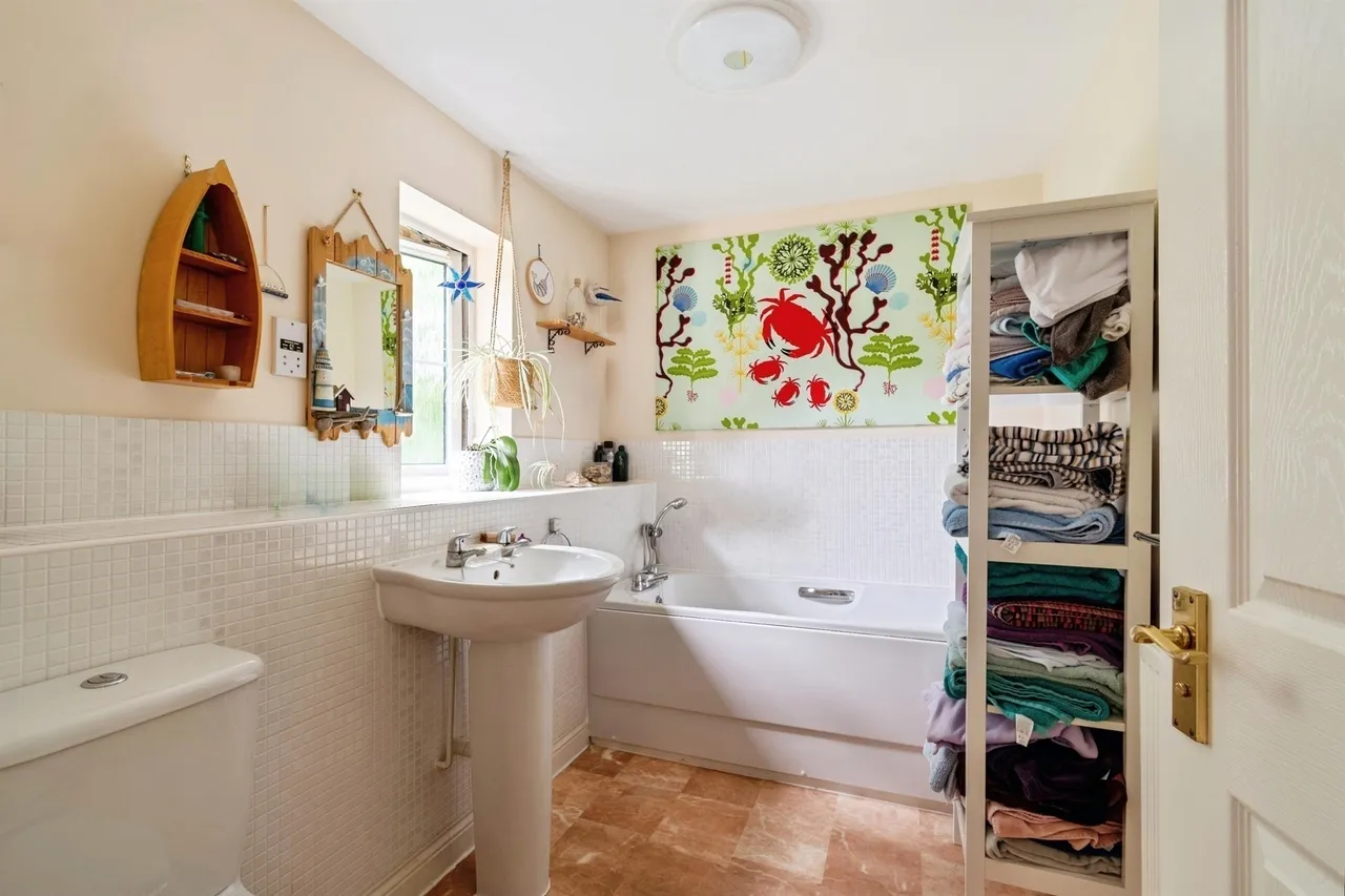Long Ground, Corsham, SN13, photo 18