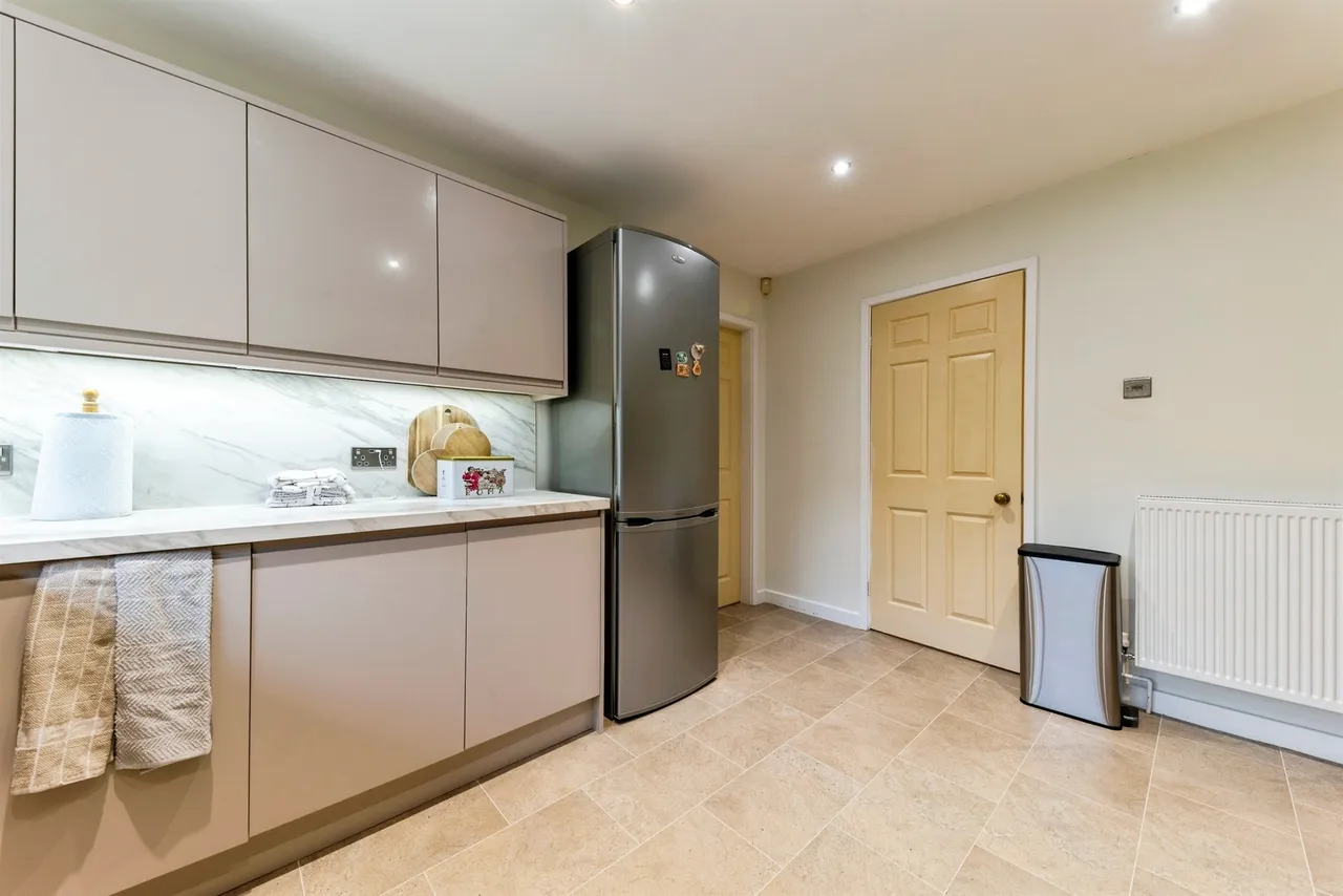 Barrowby Gate, GRANTHAM, photo 9