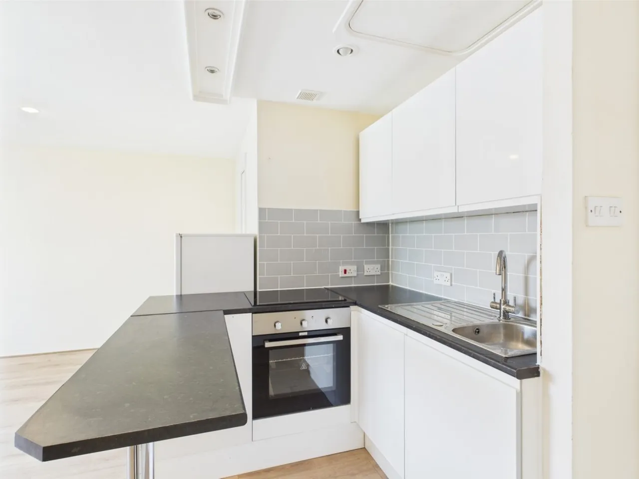 Maunsell Park, Pound Hill, RH10, photo 2