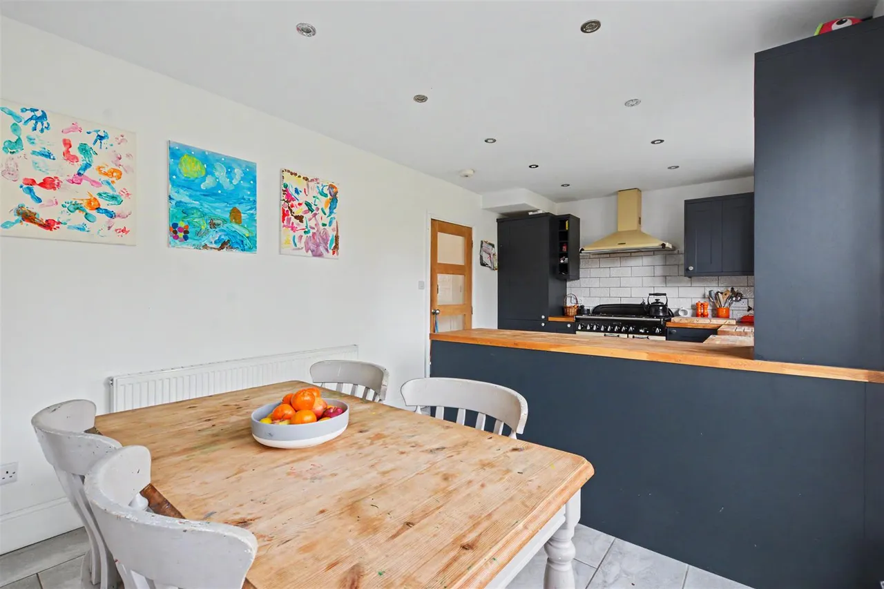 St. Helens Crescent, Trowell, NG9, photo 9