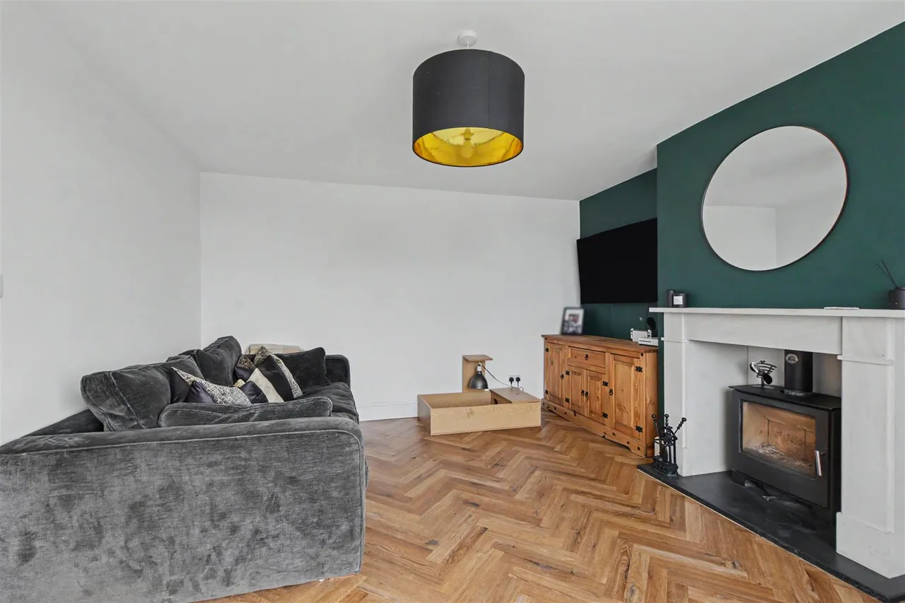 St. Helens Crescent, Trowell, NG9, photo 5