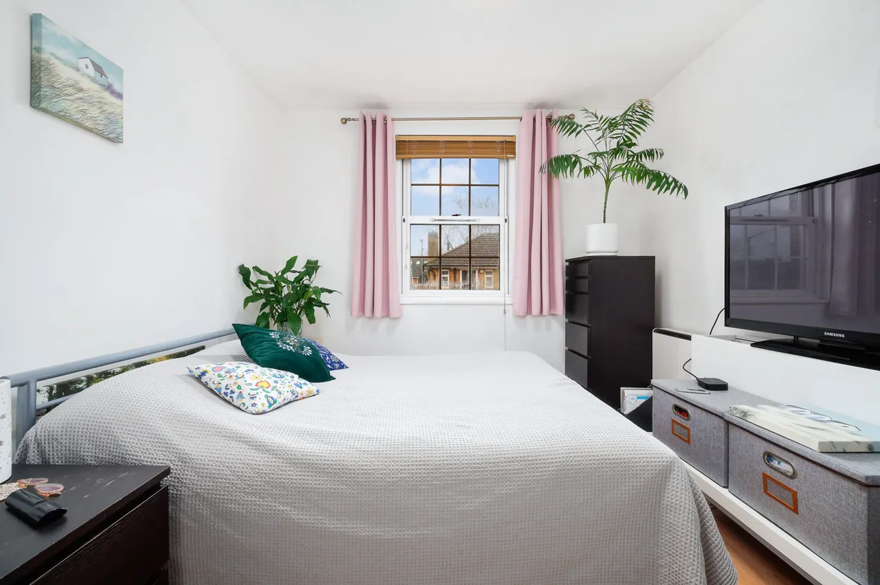 22 Sophia Square, London, photo 10