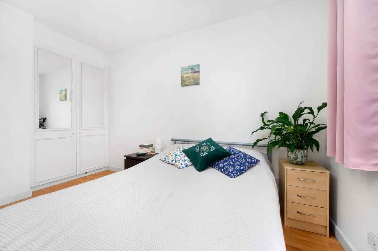 22 Sophia Square, London, photo 8