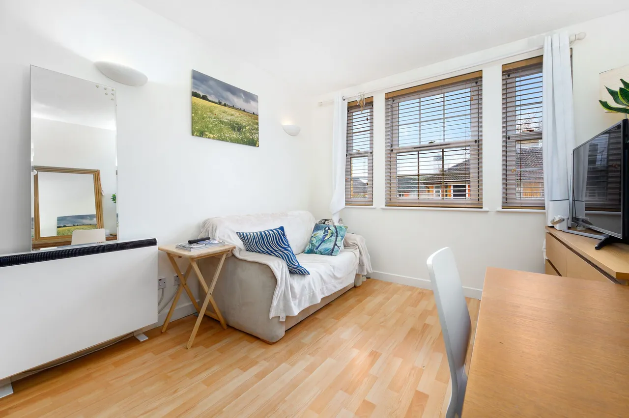 22 Sophia Square, London, photo 9