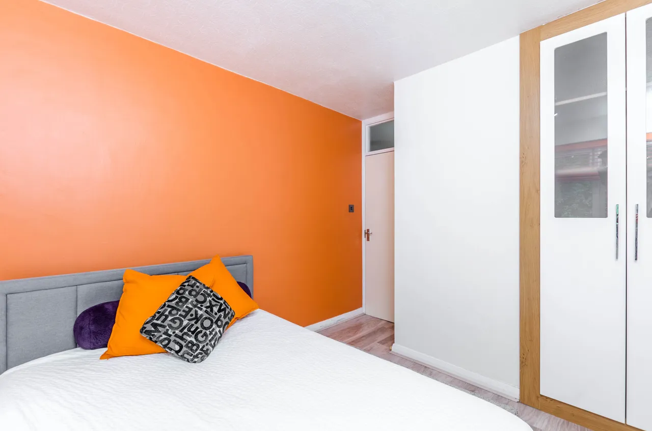 8 St Cuthberts Gardens, Pinner, photo 5