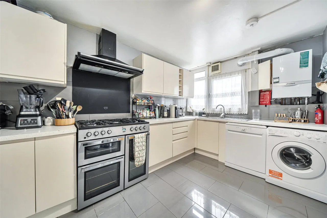 Flaxman Road, SE5, photo 15