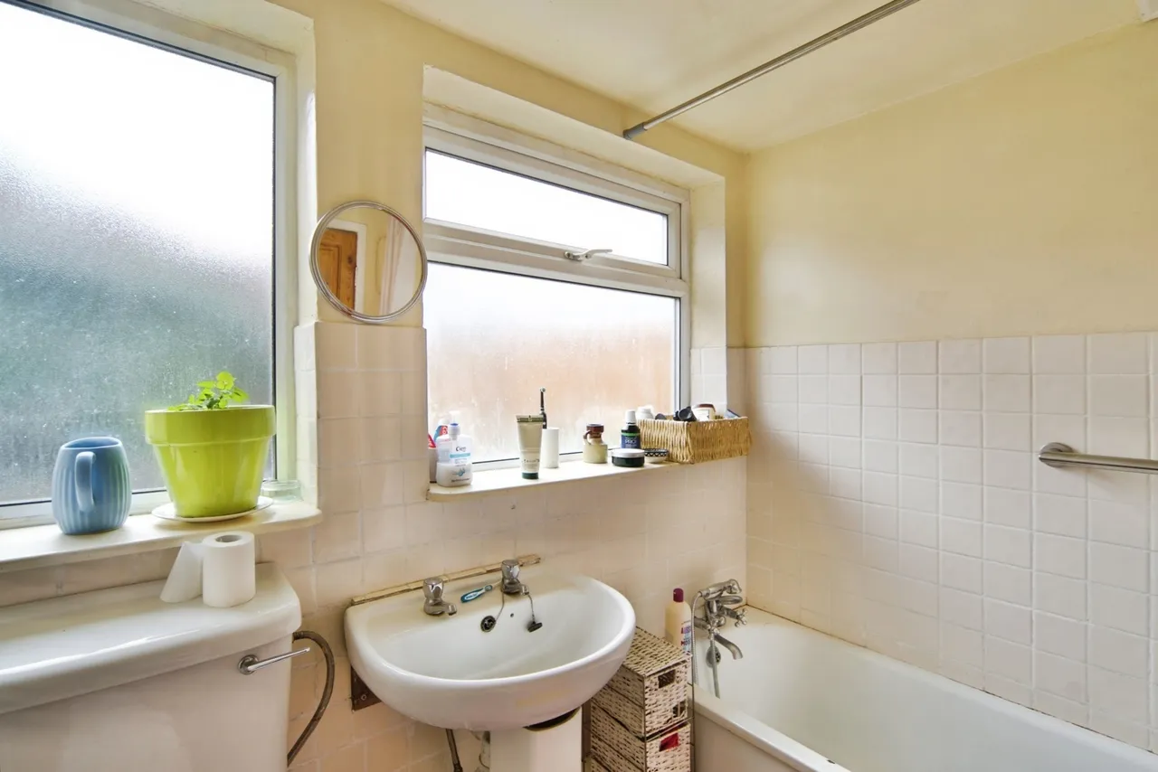 Sutton Court Road, Plaistow, London, E13, photo 8