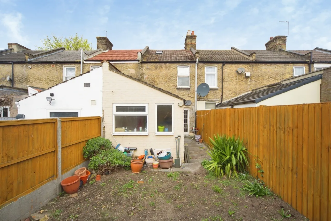 Sutton Court Road, Plaistow, London, E13, photo 10