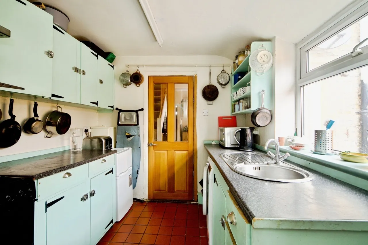 Sutton Court Road, Plaistow, London, E13, photo 4
