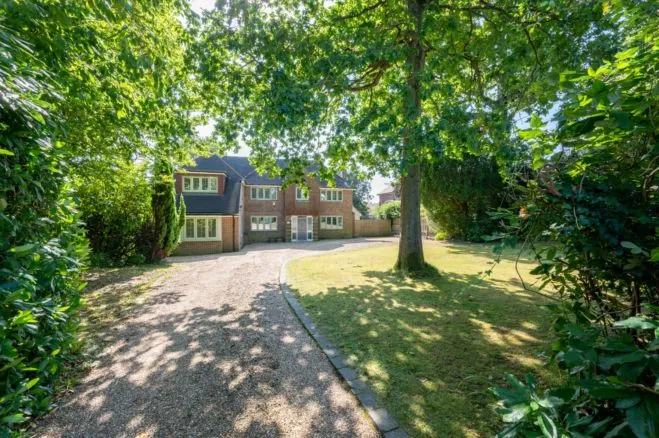 Roundwood Lane, Lindfield, RH16, photo 52