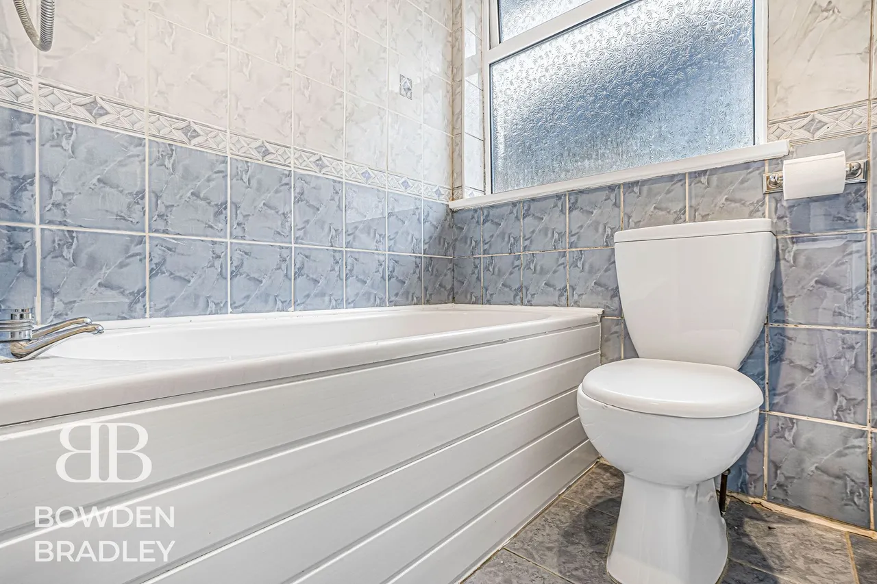 Brunswick Gardens, Hainault, IG6, photo 24