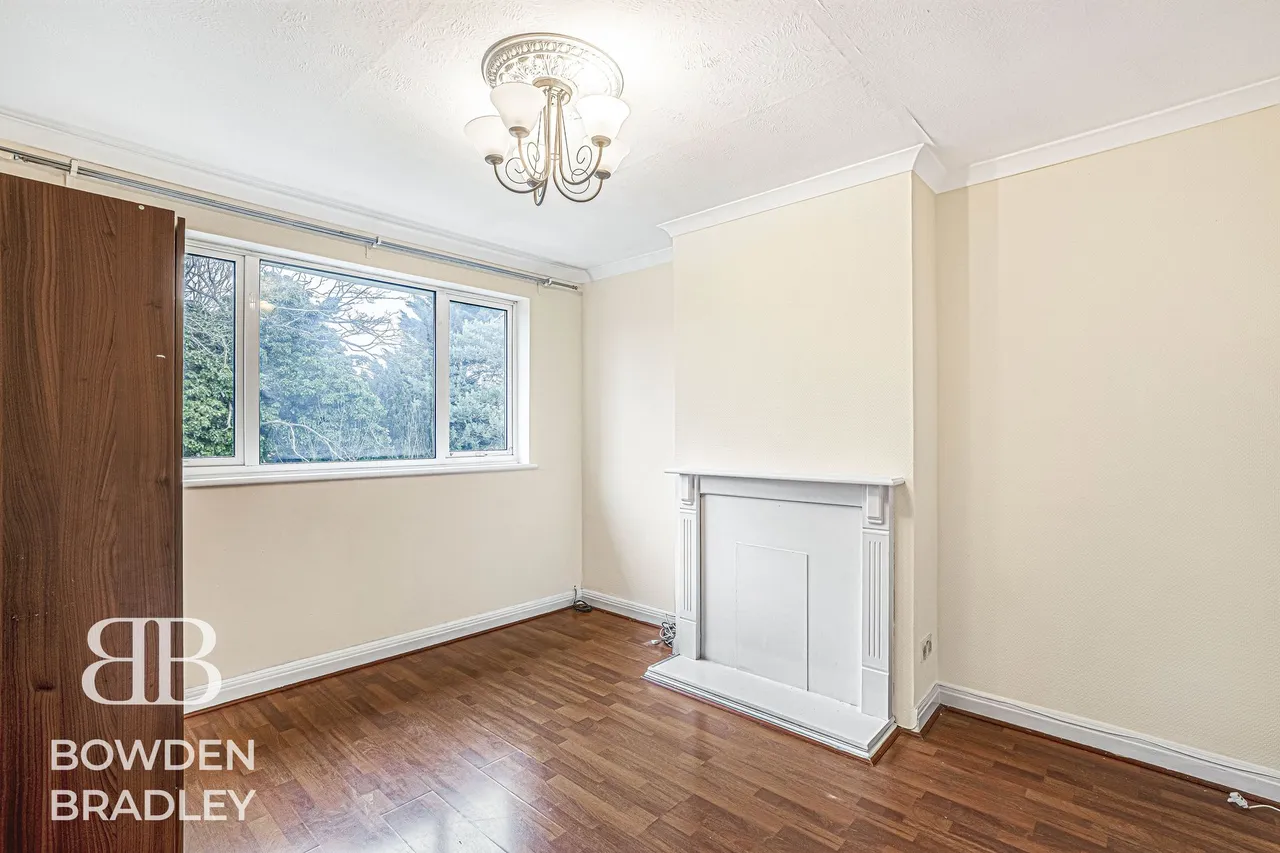 Brunswick Gardens, Hainault, IG6, photo 17