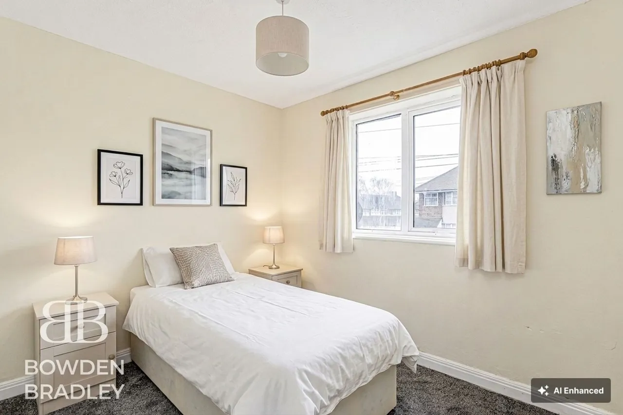 Brunswick Gardens, Hainault, IG6, photo 25