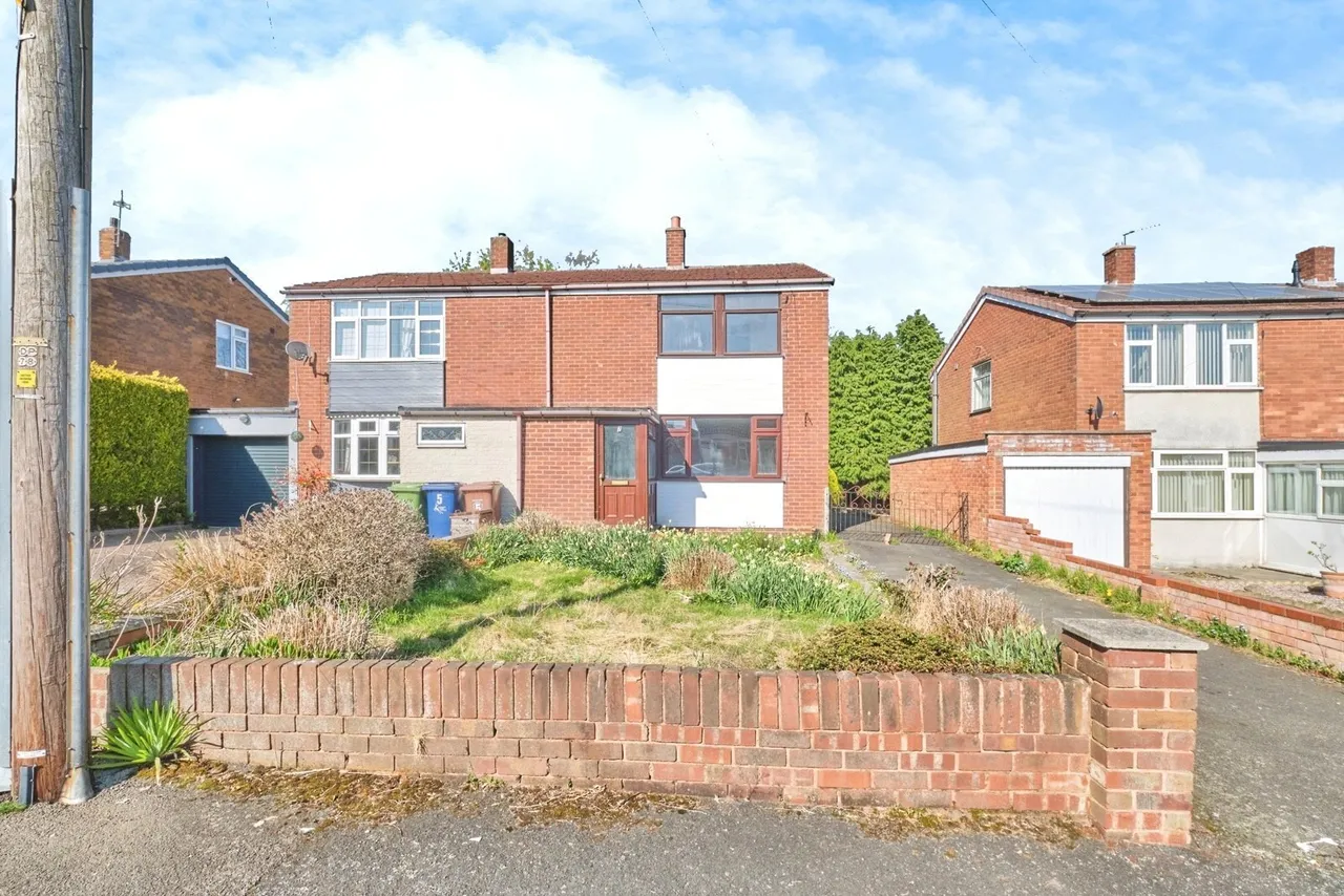 3 bed house for sale — Wyvern Grove, Hednesford, Cannock, Staffordshire, WS12