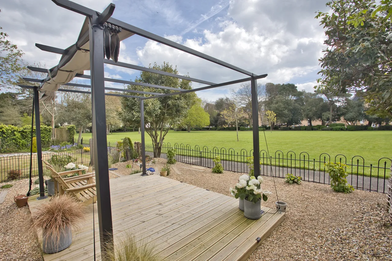 Augusta Gardens, Folkestone, CT20, photo 11