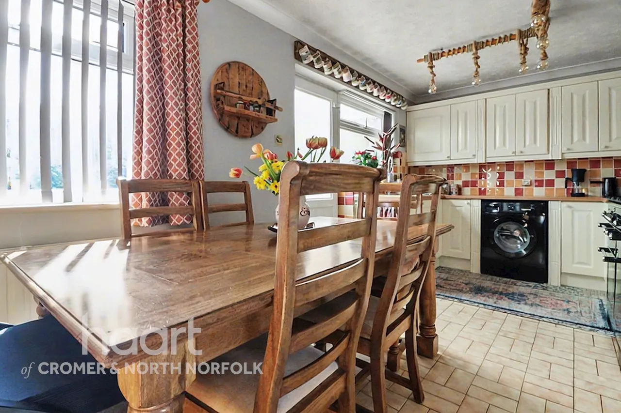 Charles Close, Cromer, NR27, photo 2