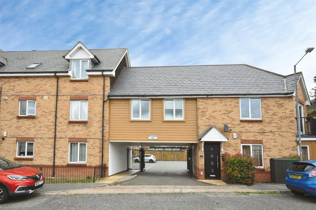 Southend Road, Stanford-Le-Hope, SS17, photo 12