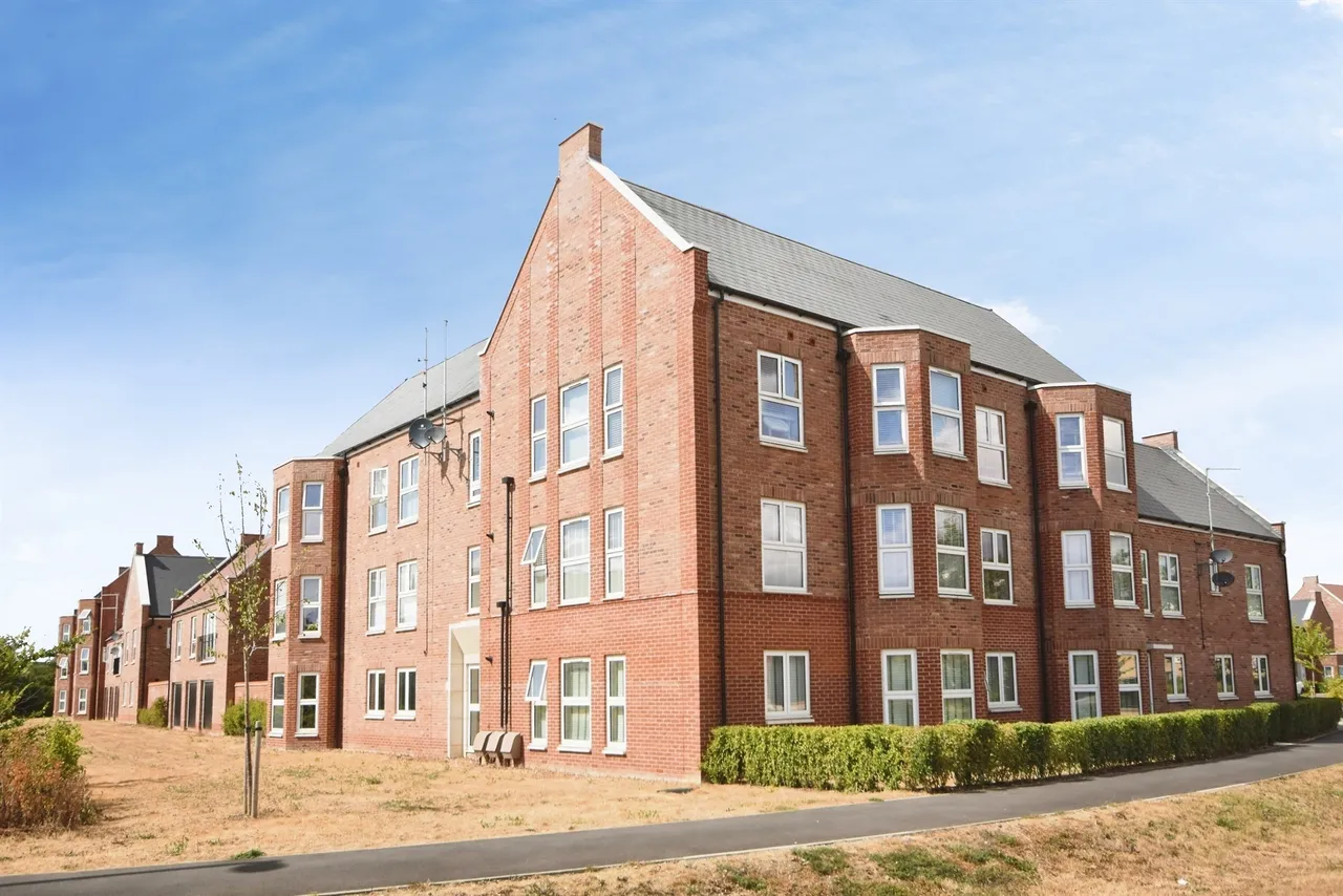 1 bed flat for sale — Philip Whitehead Road, Chelmsford Garden, CHELMSFORD