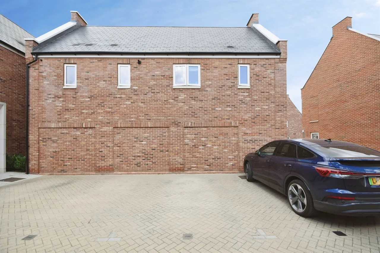 Philip Whitehead Road, Chelmsford Garden, CHELMSFORD, photo 12