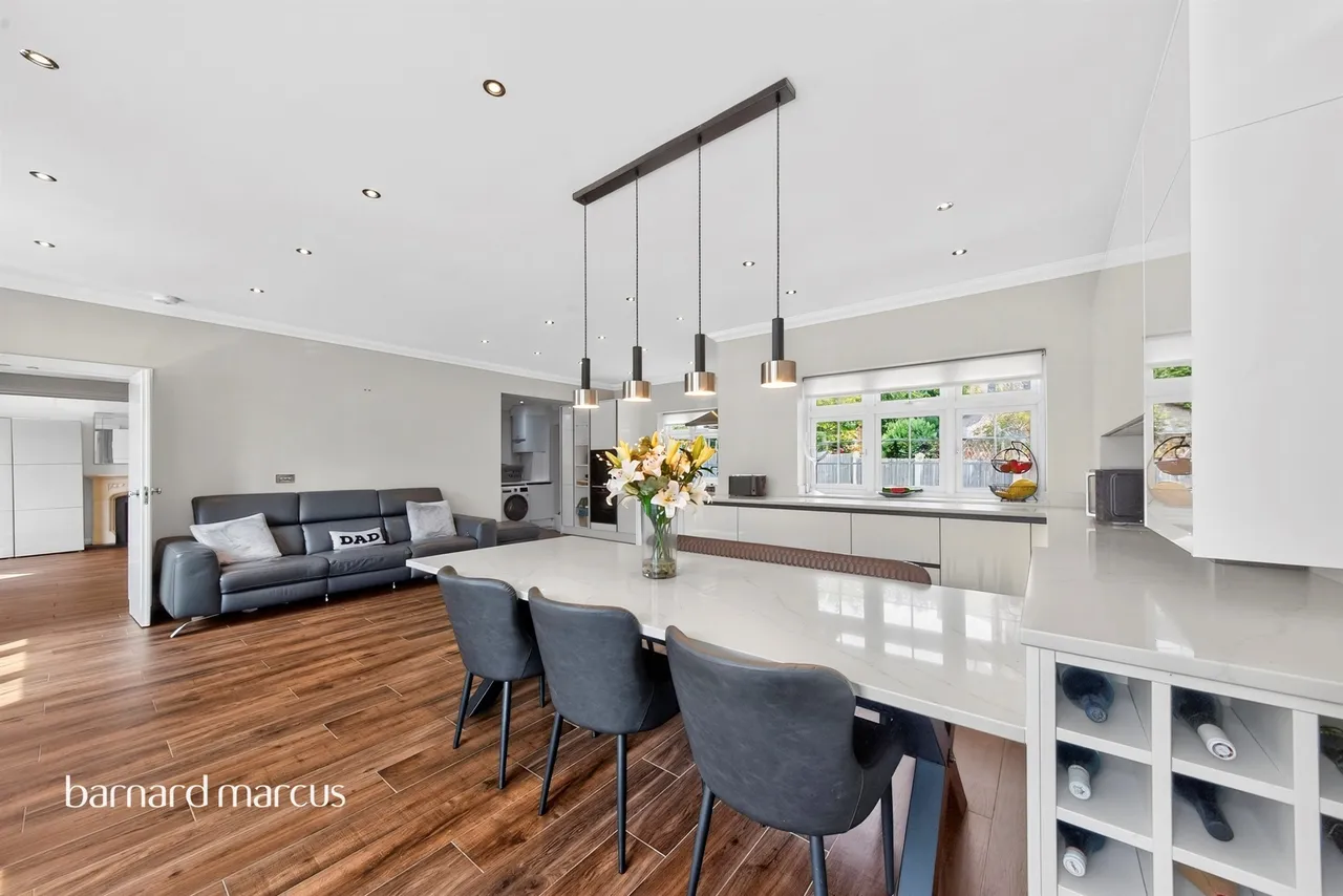 Bawtry Road, London, N20, photo 11
