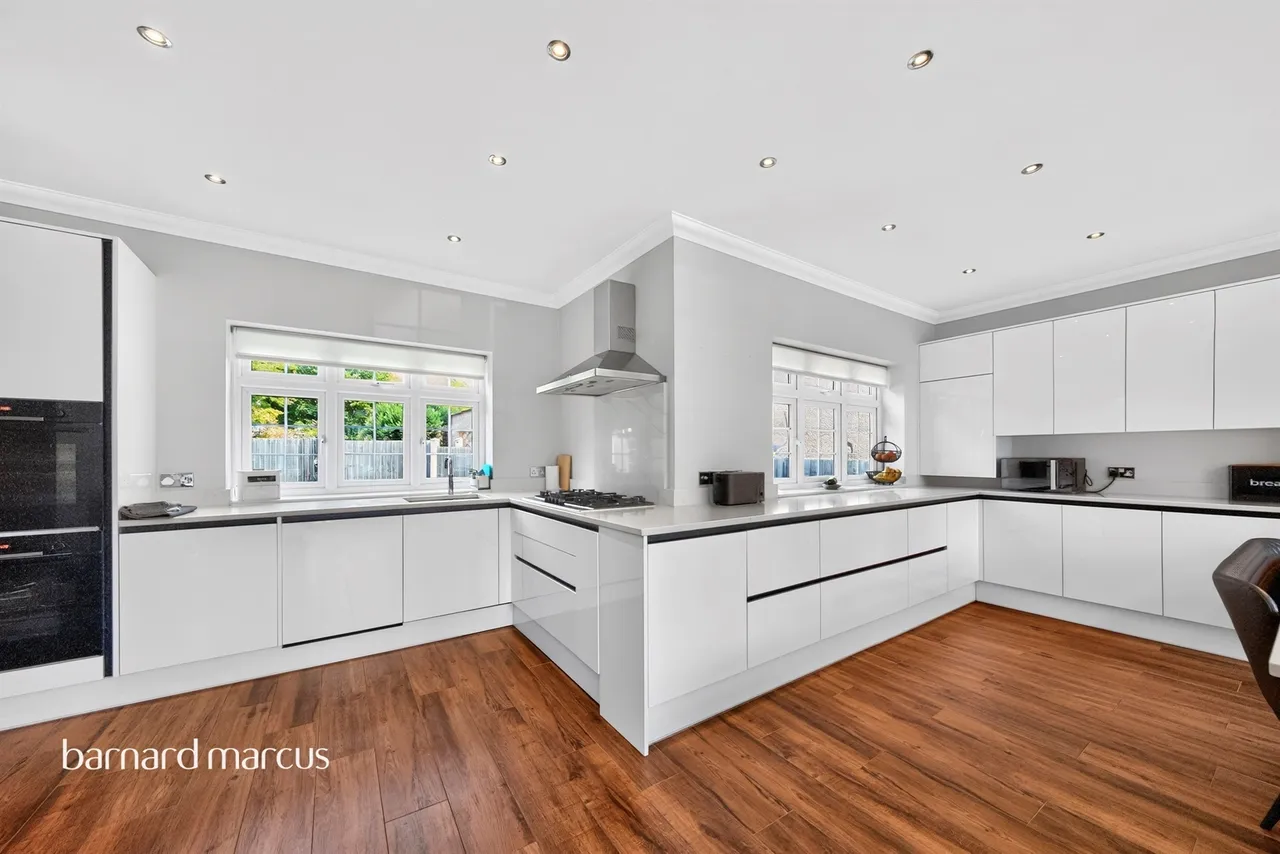 Bawtry Road, London, N20, photo 12