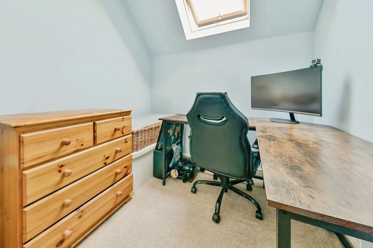 Pembridge Gardens, Stevenage, SG2, photo 19