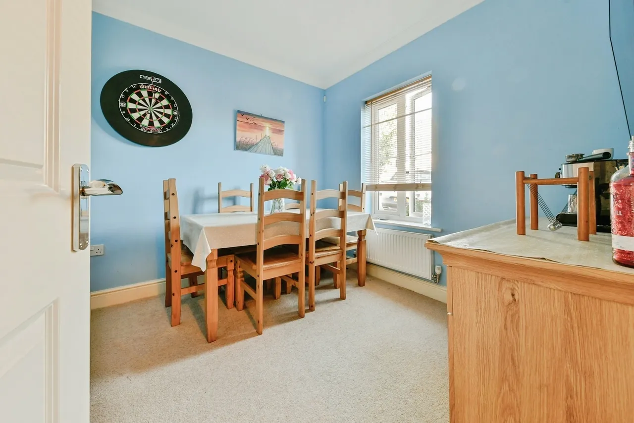 Pembridge Gardens, Stevenage, SG2, photo 5
