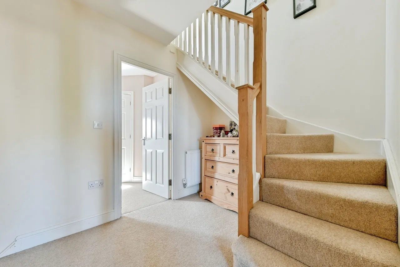 Pembridge Gardens, Stevenage, SG2, photo 12