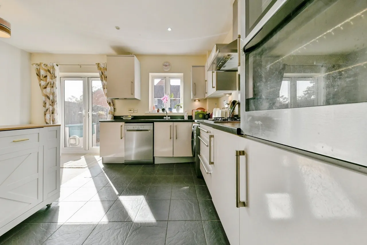 Pembridge Gardens, Stevenage, SG2, photo 9