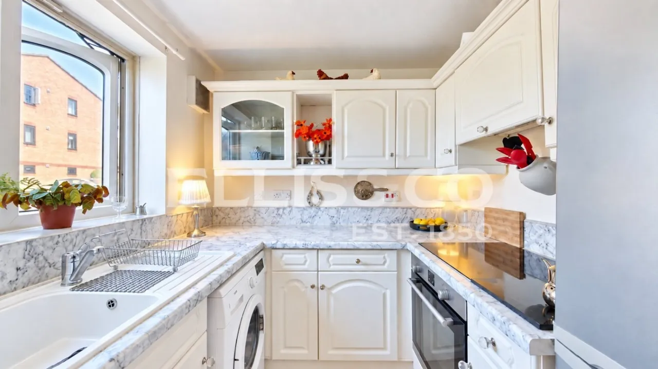 Chartwell Close, Greenford, UB6, photo 5